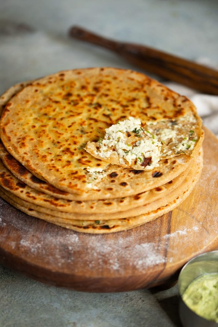 Paneer Aloo Paratha (1pc)